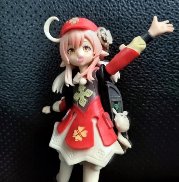 Niedliche Kelly- und Waving-Kelly-Figur als süße Dessert-Dekofigur für Zuhause, interessantes Sammlerstück, Geschenk, Schreibtischdekoration für Anime-Fans – Detail 4