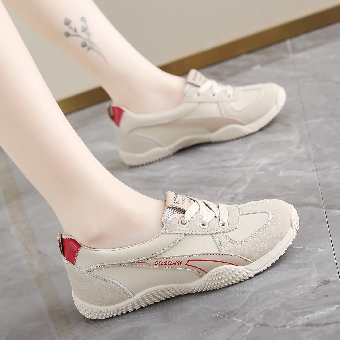 K1519 outono 2025 sapatos brancos estilo coreano ins estudantes do sexo feminino casual na moda de uma perna versátil sapatos femininos tiro de rua