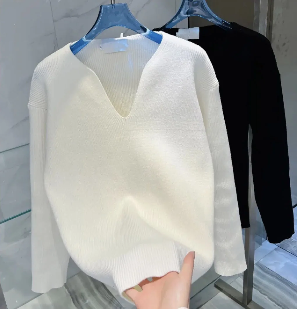 

Trendy V-Ne Knitwear Base Layer Neutral Couple Sle Autumn Winter New Arrival Casual Loose Fit Polyester Fiber Men's Top