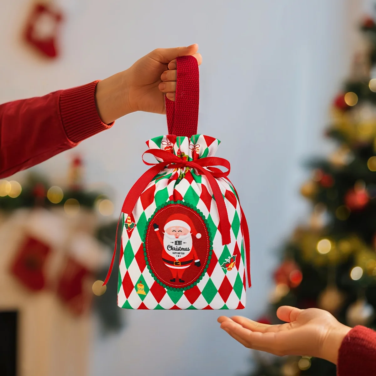 5 قطع من أكياس هدايا عيد الميلاد المخملية مع إغلاق برباط - أكياس هدايا للحفلات قابلة لإعادة الاستخدام للحلوى والمجوهرات وحفلات استقبال المولود الجديد وعيد الميلاد #1