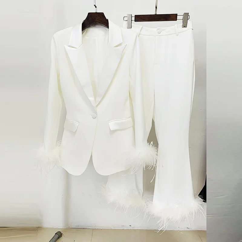 

Spot Goods2024Новый европейский и американский модный пиджак из страусиного меха с настоящими перьями, укороченные брюки, комплект из двух предметов