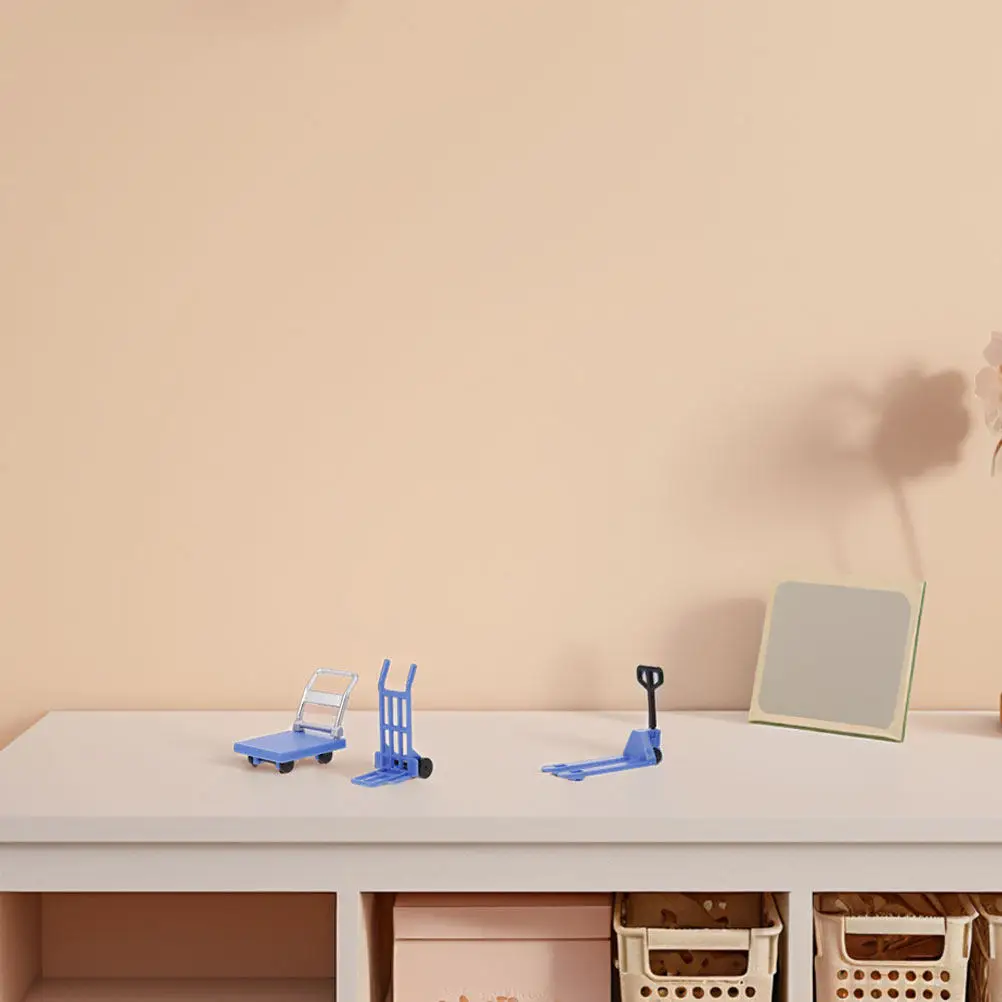 

3 набора миниатюрных передвижных тележек-погрузчиков, строительной техники, реквизита для детских игр, миниатюрных игрушек-роликов