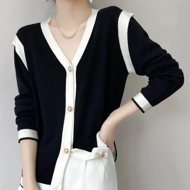 Spring and Autumn PerFemale Knit Cardigan Wool V-neck Jumper Top Single Breasted Simple Slim Women White Black Patchwork Sweater