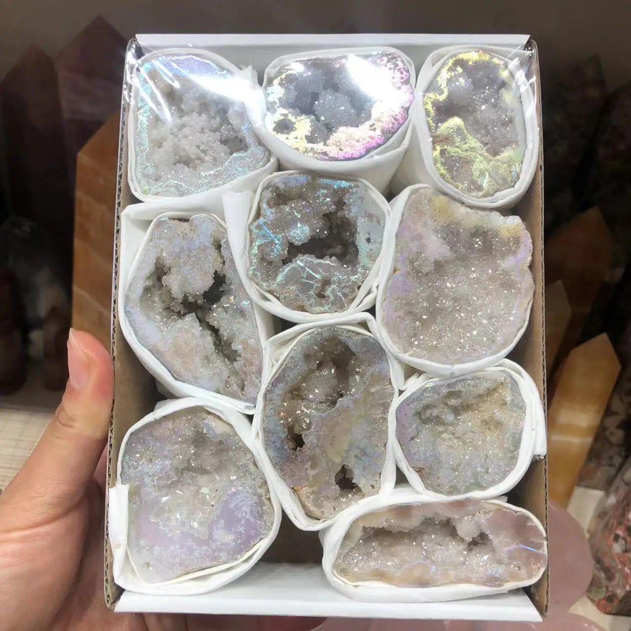 

Natural Aura Agate Geode Set Box Craft Collection Minerals Beads Halves for Diy Pendant Women Jewelry Making Healing Crystals