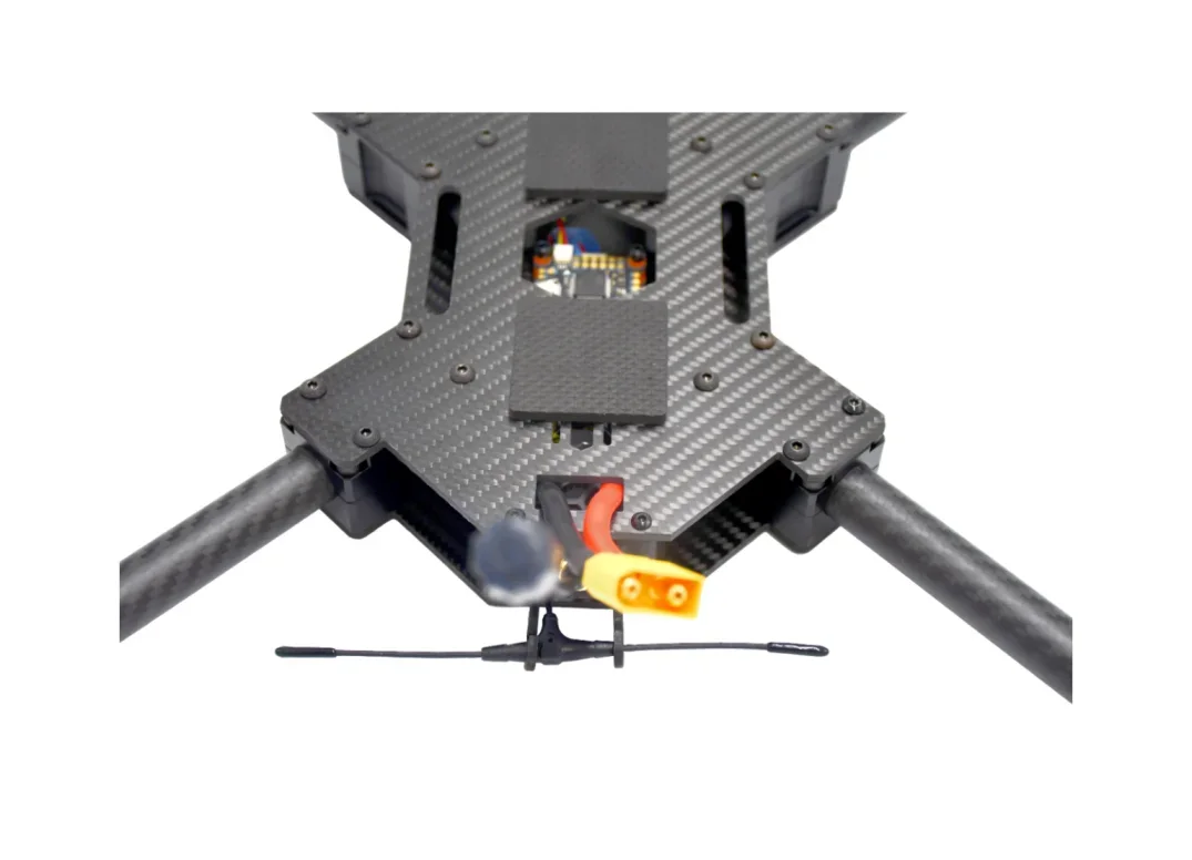 طائرة بدون طيار FPV جديدة مقاس 13 بوصة مع قدرة تحمل ممتازة، وأقصى قدرة تحميل 8 كجم، وقدرة طيران متميزة