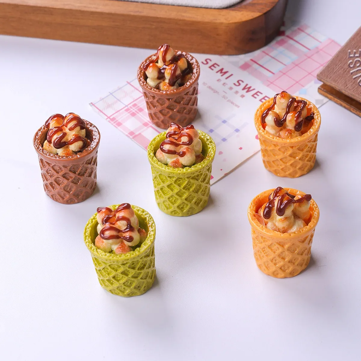 10Pcs New Resin 3D Sweet Ice Cream Cone Pendant Simulation Miniature Dessert DIY Keychain Accessory Decoration DIY Accessory