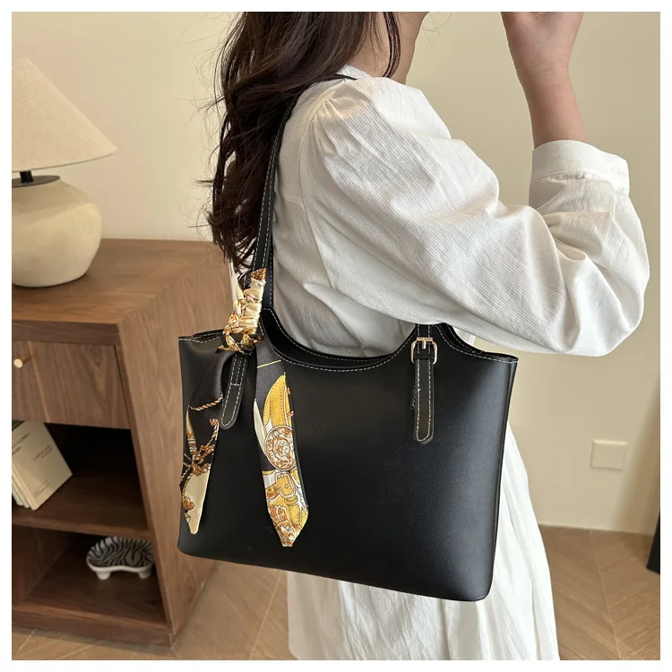 Modische, stilvolle Seidenschal-Einkaufstasche, Umhängetaschen mit geräumigem Fassungsvermögen, elegante Unterarmtasche, vielseitige Pendelhandtasche für Damen – Detail 14