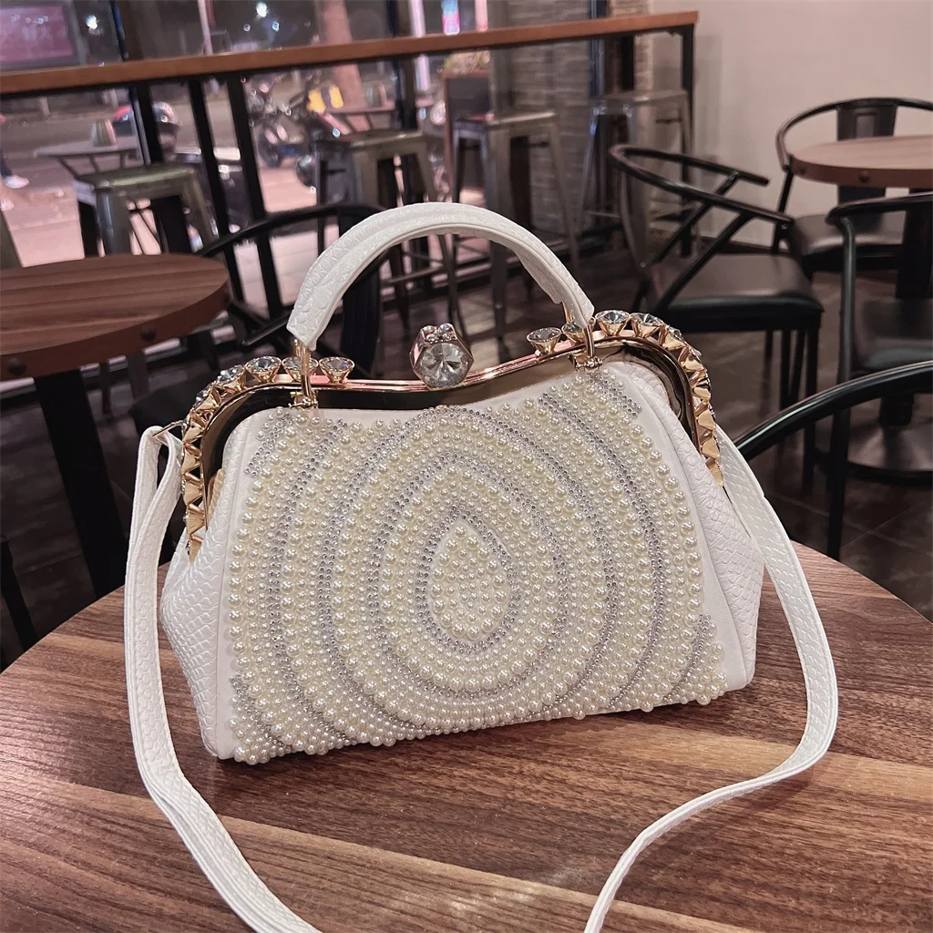 Genuine Leather Women\'s Handbag 2023 New Fashion Lady Diamond Rhinestone Clip Bag Casual Pearl Shoulder Messenger Bags