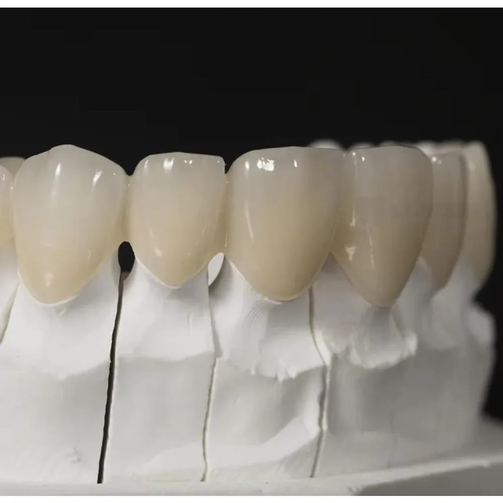 AG Tandheelkundig Materiaal Zirkonia Meerlaags 3D VEELLAAGSE Zirkonia Blokken 98mm Meerlaagse Zirkonia Schijf Cad Cam Dental Lab Gebruik