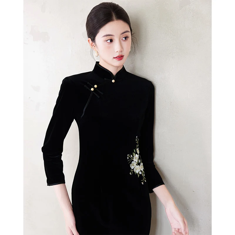 

Элегантное черное вышитое шелковое бархатное платье-ципао в стиле Шанхай для женщин, длинное, для повседневной носки и выступлений