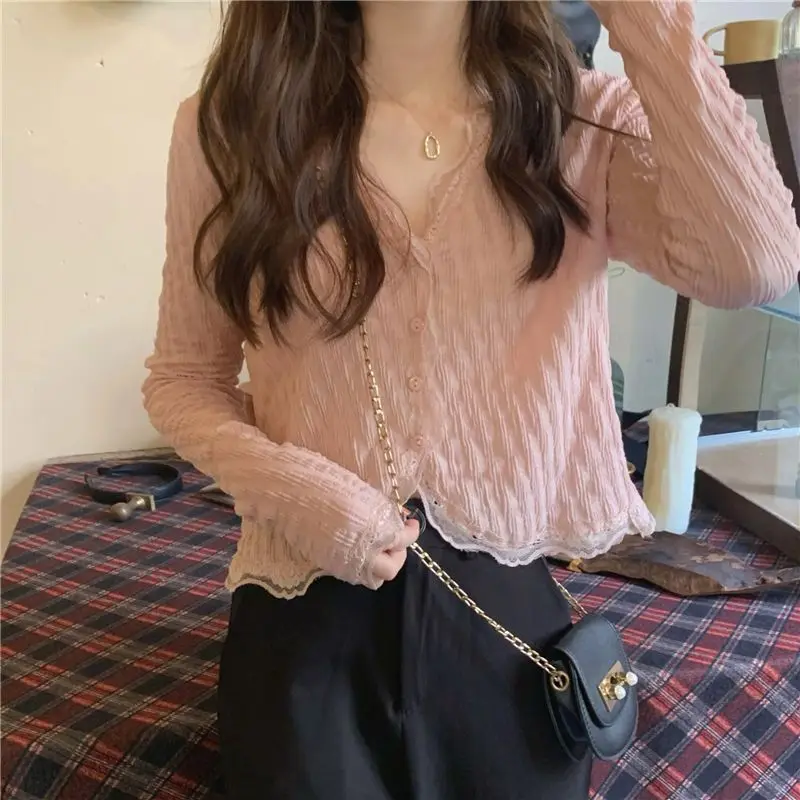 GIDYQ Elegant Korean Shirt Women Casual Lace Patchwork Cropped Tops Fashion Female Folds Loose Long Sleeve Shirt New