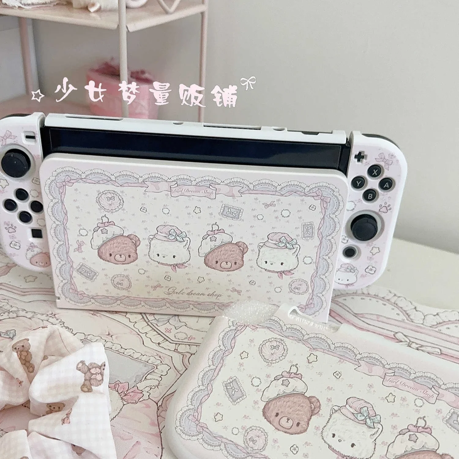 حافظة لجهاز Switch Lite/Oled Split حافظة واقية صلبة ملحقات الألعاب لوحدات تحكم Nintendo Switch Joy-Con Anime غطاء ناعم