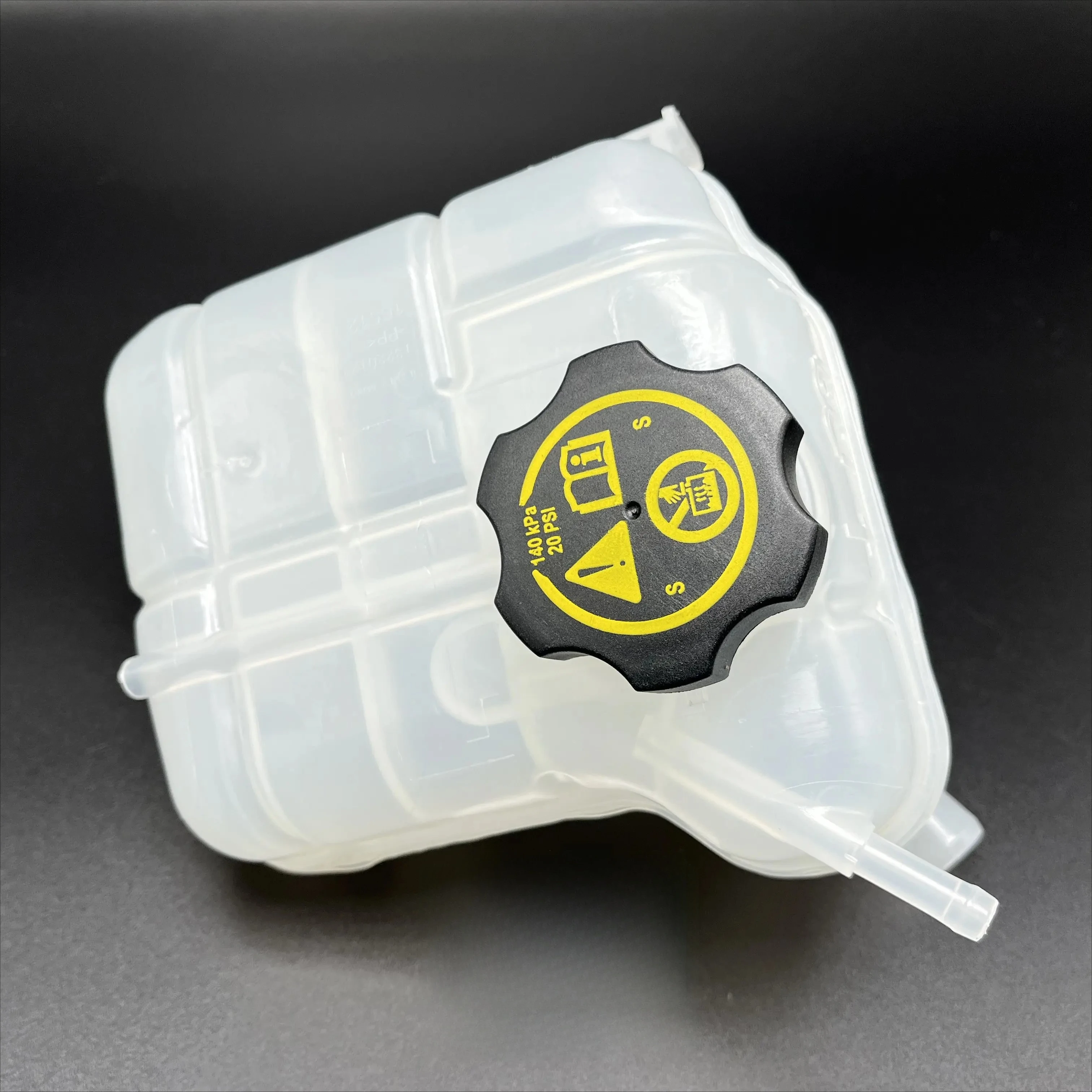 Engine Coolant Reservoir Overflow Expansion Tank 13220124 22950436 13502353