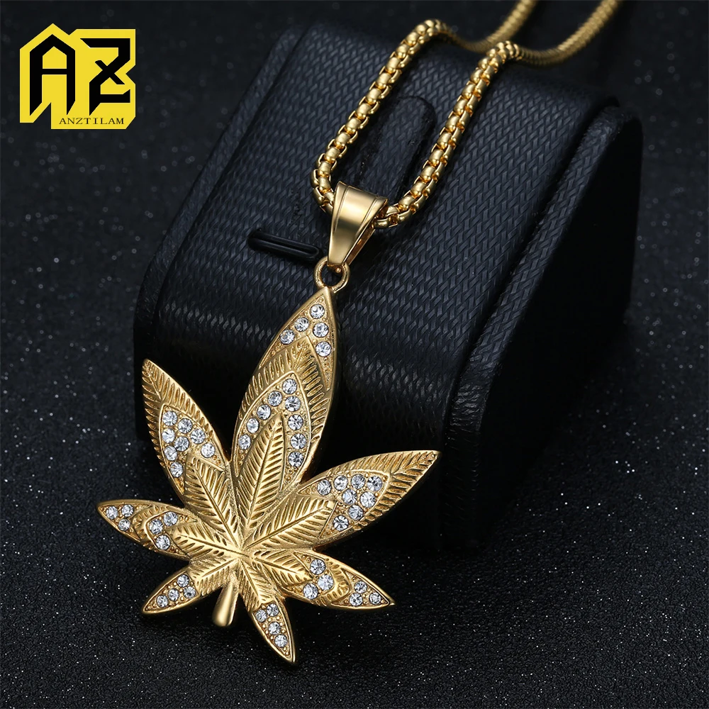 

Anztilam Maple Leaf Tag No Fade Подвеска Iced Out из нержавеющей стали 316L с длинной цепочкой Ожерелья для женщин Ювелирные изделия в стиле хип-хоп