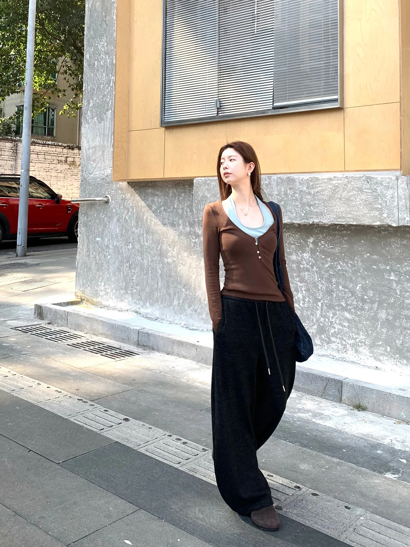 

Red Celebri Club Women's Long Sve Base irt Inner Wear T-irt Coffee Color Fake Two-Piece Top Commute Sle Winter Season