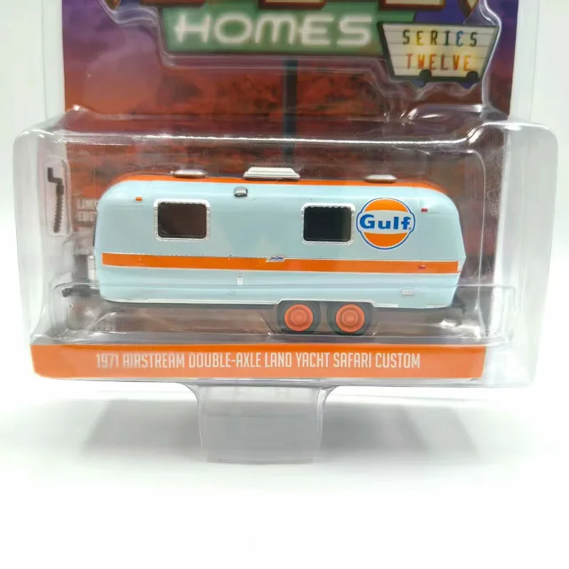 Diecast GreenLight 1:64 Scale 1971 Custom Gulf Oil Qingfeng RV Alloy Car Model Collectible Toy Gift Souvenir Display Ornament