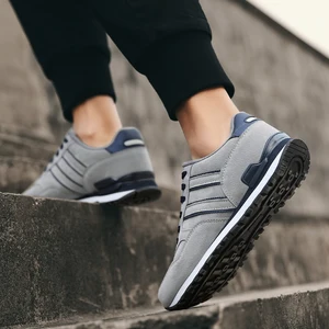 Künstliche Leder Männer Schuhe Männliche Frühlings-Freizeitschuhe Sneakers Lac-up Apartments atmungsaktiven Outdoor-Schuh 10 Hauptverkaufsreplik -Tennis - №8