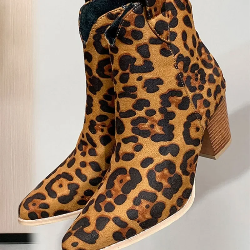 Botas con estampado de leopardo para mujer, botines modernos con cremallera lateral, Sexy, puntiagudos, 2023