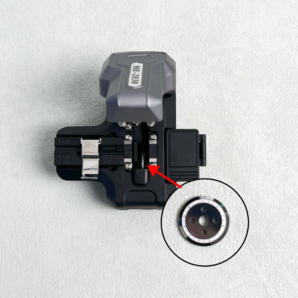 

Metase 2030 blade fiber cutting knife, fully automatic blade pressing high-precision integrated cutting machine, original blade