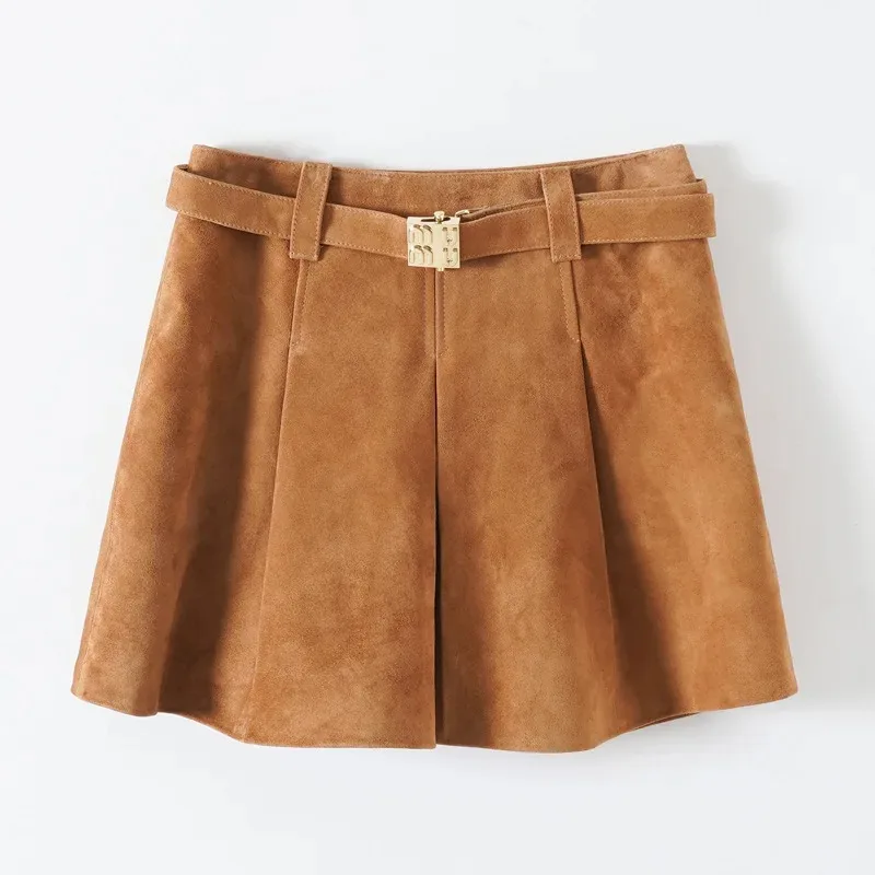 2024 New Suede Sheepskin Leather Skirt Letter Metal Belt Maillard High Waist Pleated Mini Skirt E64