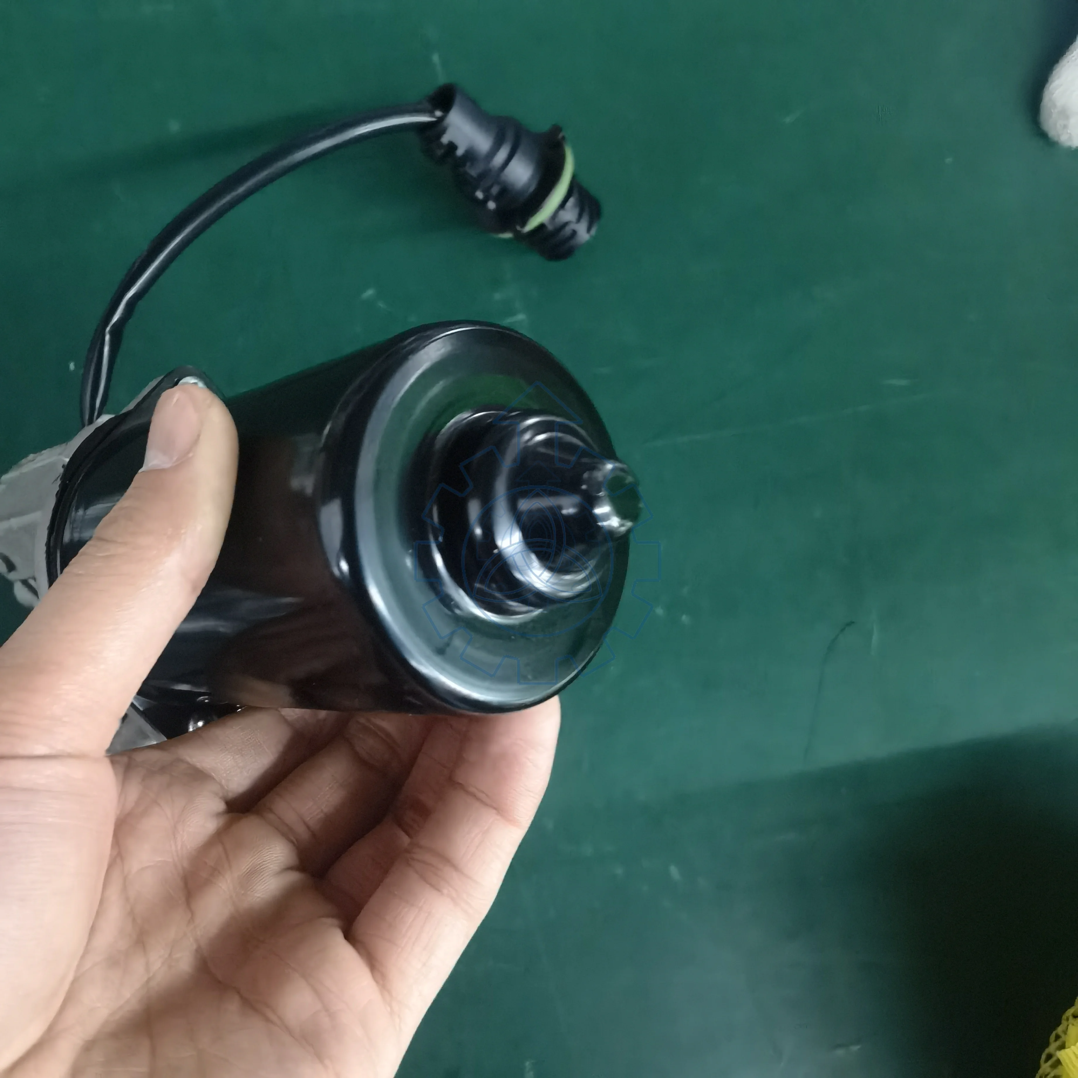 

20442878 84092304Wiper Motor for Volvo Truck FH12 FH16 FM12 FM9 B12B B5LH B7R B8R Bus B5 B7 B9