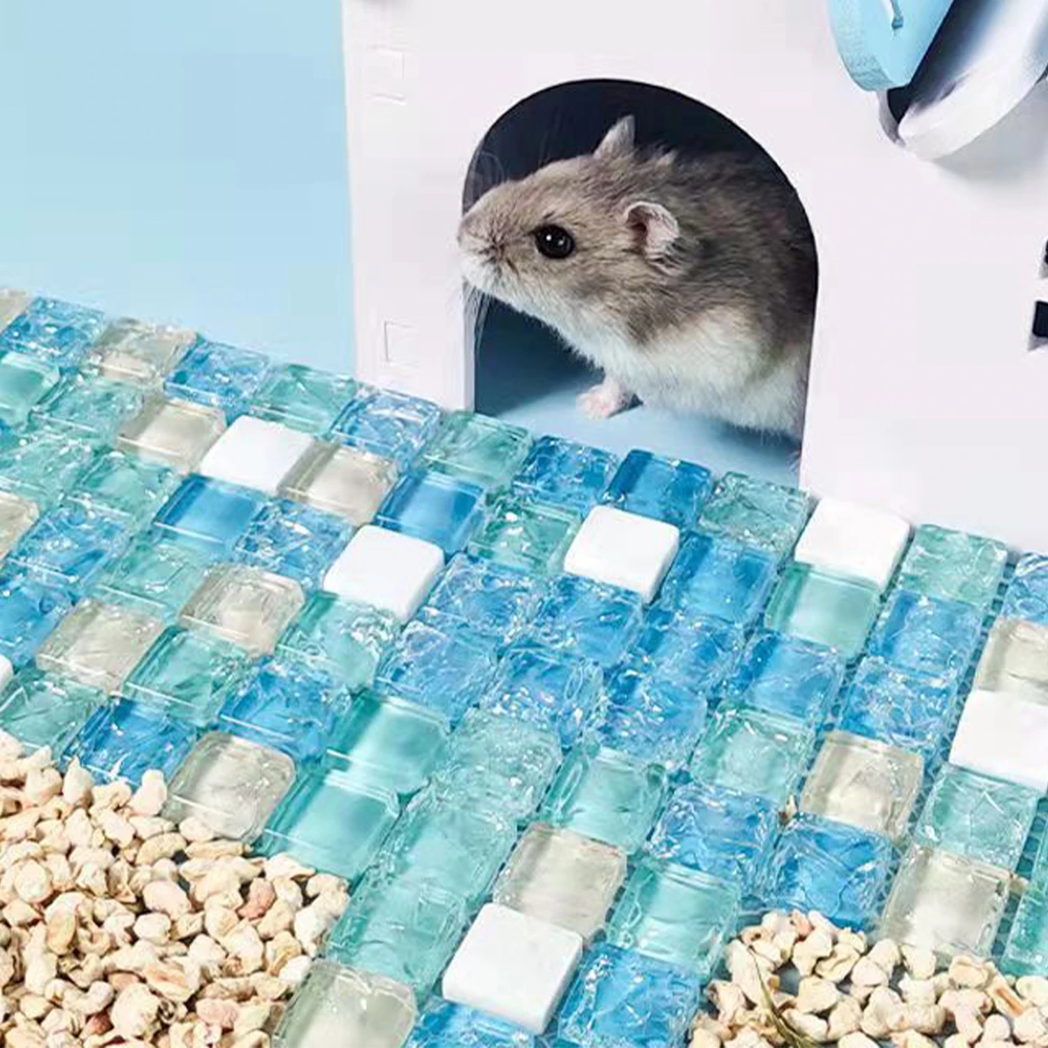 1Pc Small Pets Hamster Summer Cooling Pad Natural Crystal Ore Cool Mat Resin Cooler Beds for Guinea Pig Hamster Rabbit Accessory view 2