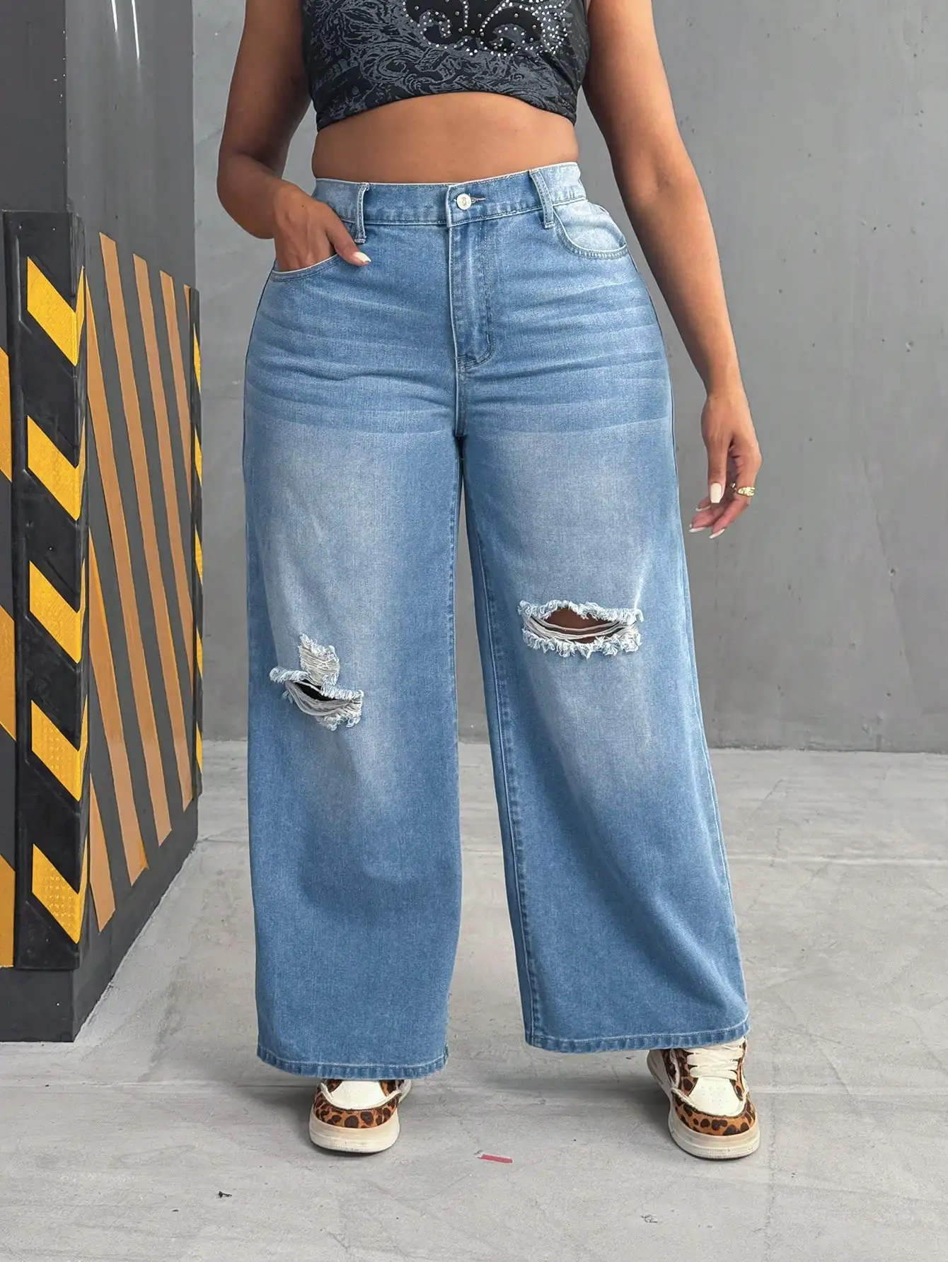 Plus Size Damen Distressed Washed Loose Fit Cargo-Jeans mit geradem Bein, Hellblaue Herbst-Festival-Herbst-Elegante Jeans