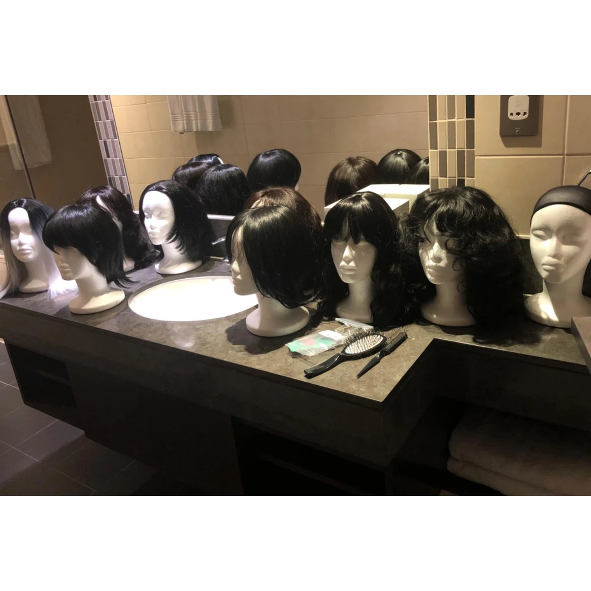 رأس عارضة أزياء من الستايروفوم مقاس 11.4 بوصة (عبوة واحدة) - حامل شعر مستعار من الإسفنج الأبيض للشعر المستعار والقبعات والأقنعة وقطع الشعر والفنون والحرف اليدوية