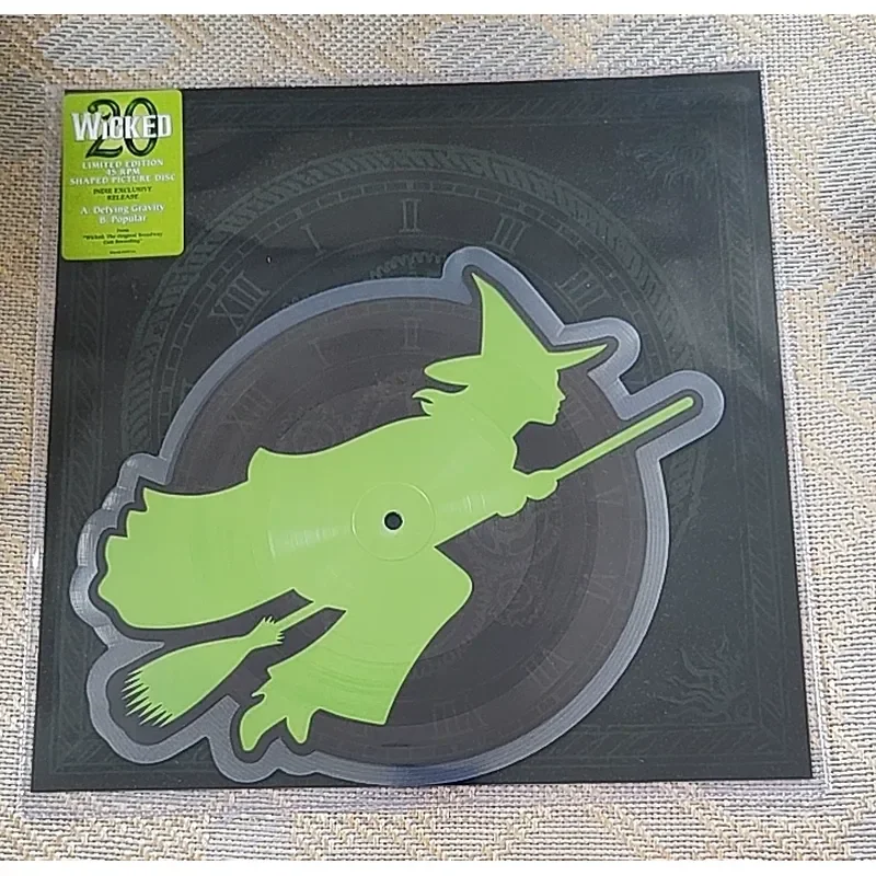 

Limited Edition 45 RPM Wicked Witch Alien Painting Glue 10c Inch Vinyl Record LP for All Standard Turntables
