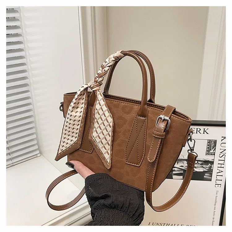 Large-capacity commuter bag versatile autumn and winter fashion tote bag new shoulder leopard print underarm bag