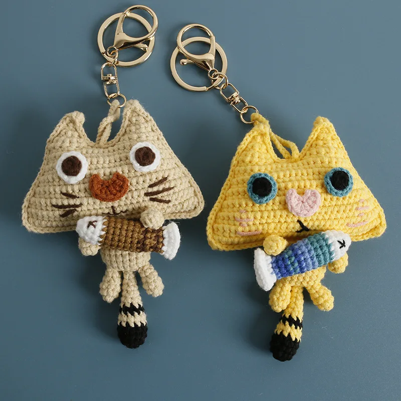 

Funny Kitten Holding Fish Crochet Keychain Creative Cartoon Small Cat Knitting Keyrings For Car Keys Cute Knitted Animal Doll