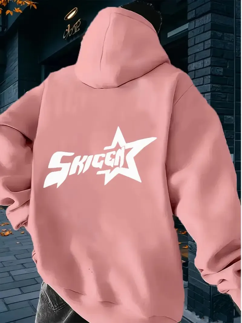 يتميز القميص الرجالي الجديد بقلنسوة لربيع وخريف 2025 بطباعة كاجوال عصرية ومريحة بنمط نجمة ثلاثية الأبعاد