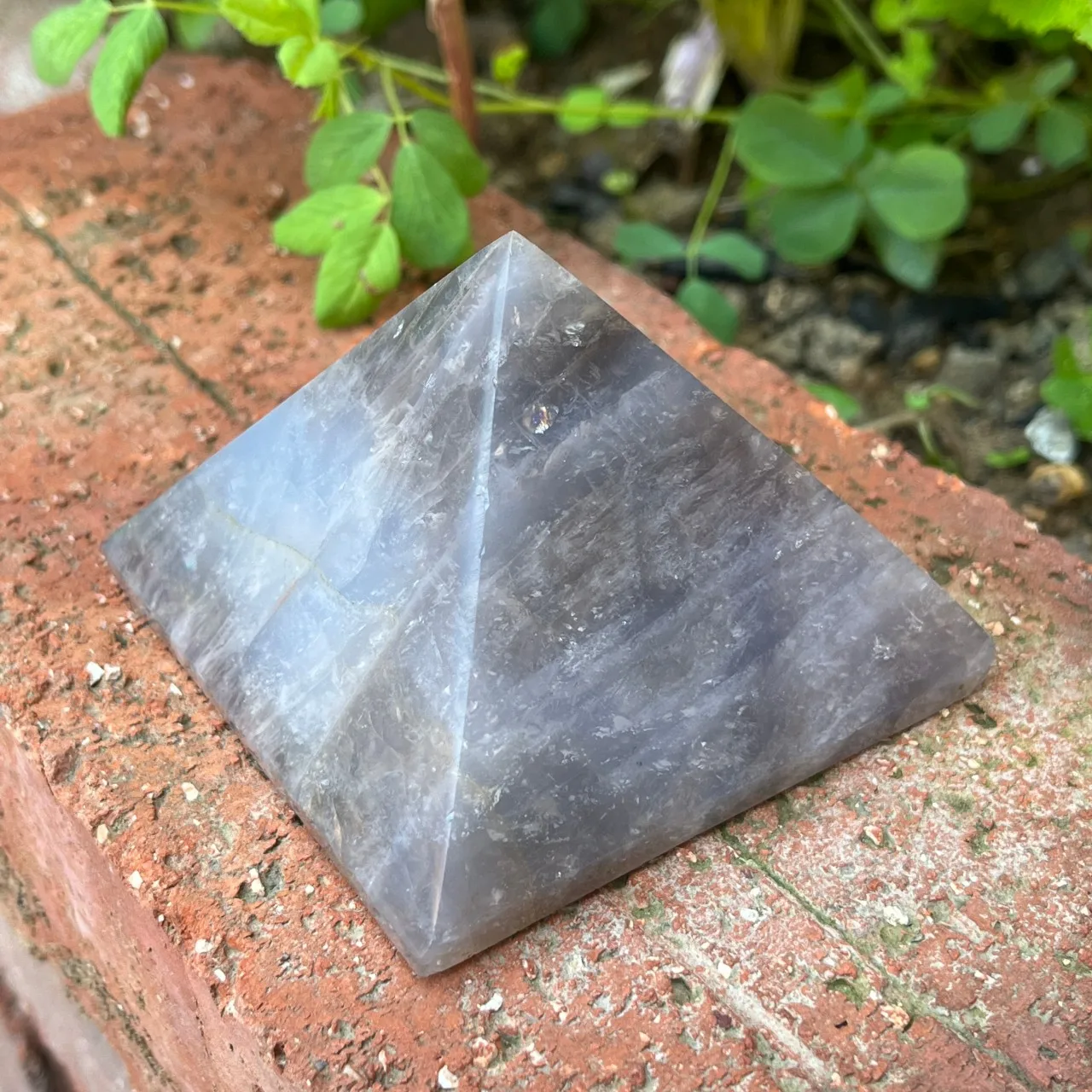 

Natural Blue Rose Quartz Crystal Pyramid Polished Carved Healing Stone Energy Generator for Meditation Feng Shui Decor