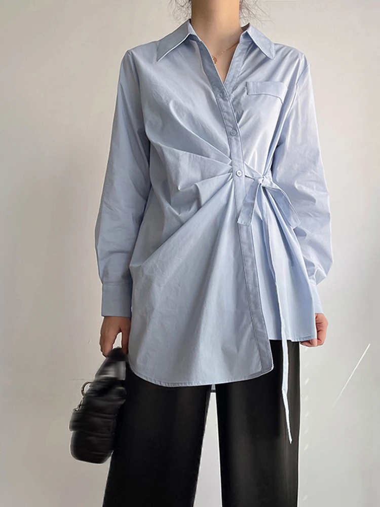 [EAM] Women Blue Pleated Bandage Big Size Blouse New Lapel Long Sleeve Loose Fit Shirt Fashion Tide Spring Autumn 2024 1DE2211