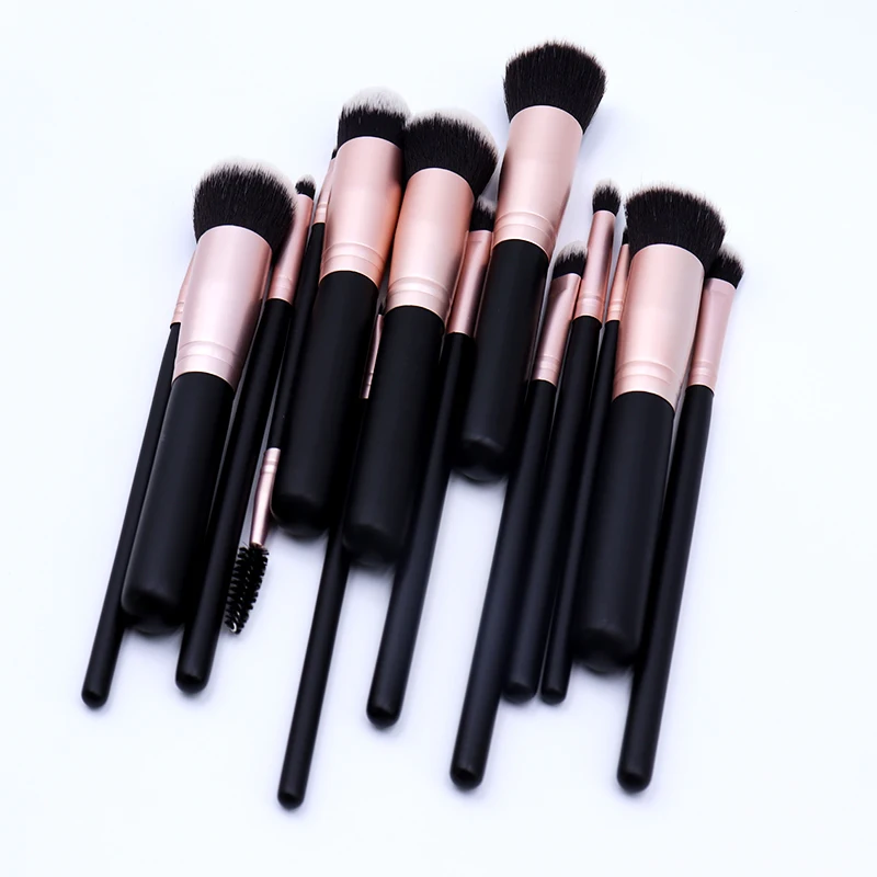 卸売ナイロンファンデーションメイクブラシ、角度付きコンシーラーブラシ、木製ハンドル、高品質で快適なハンディキットセットメイクブラシ