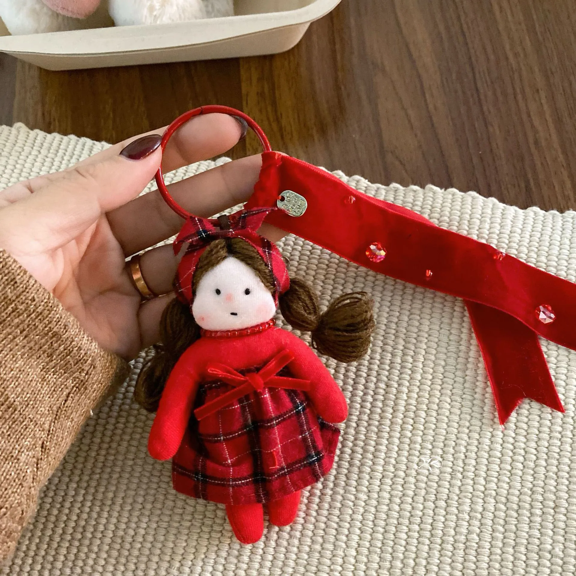 1pcs Christmas New Year Red Cartoon Princess Girl Keychain Toys Mini Puppet Keychain Pendant Sweet Cute Bag Hanging Accessory