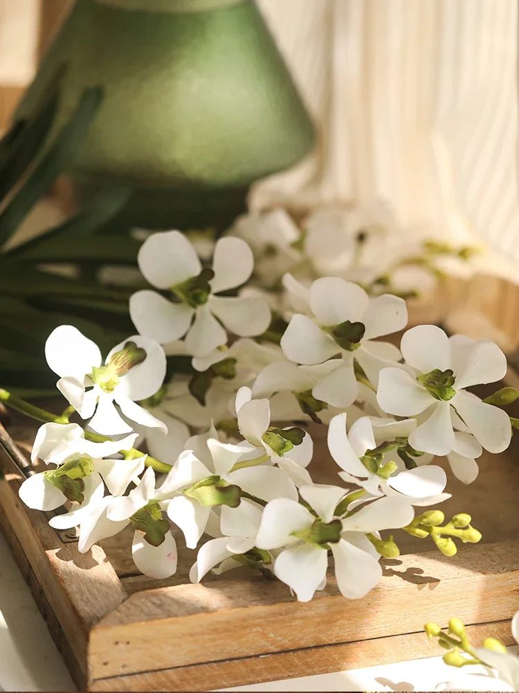 Simulated flowers of Bandai Orchid with leaves, single plastic flower, artificial flower decoration