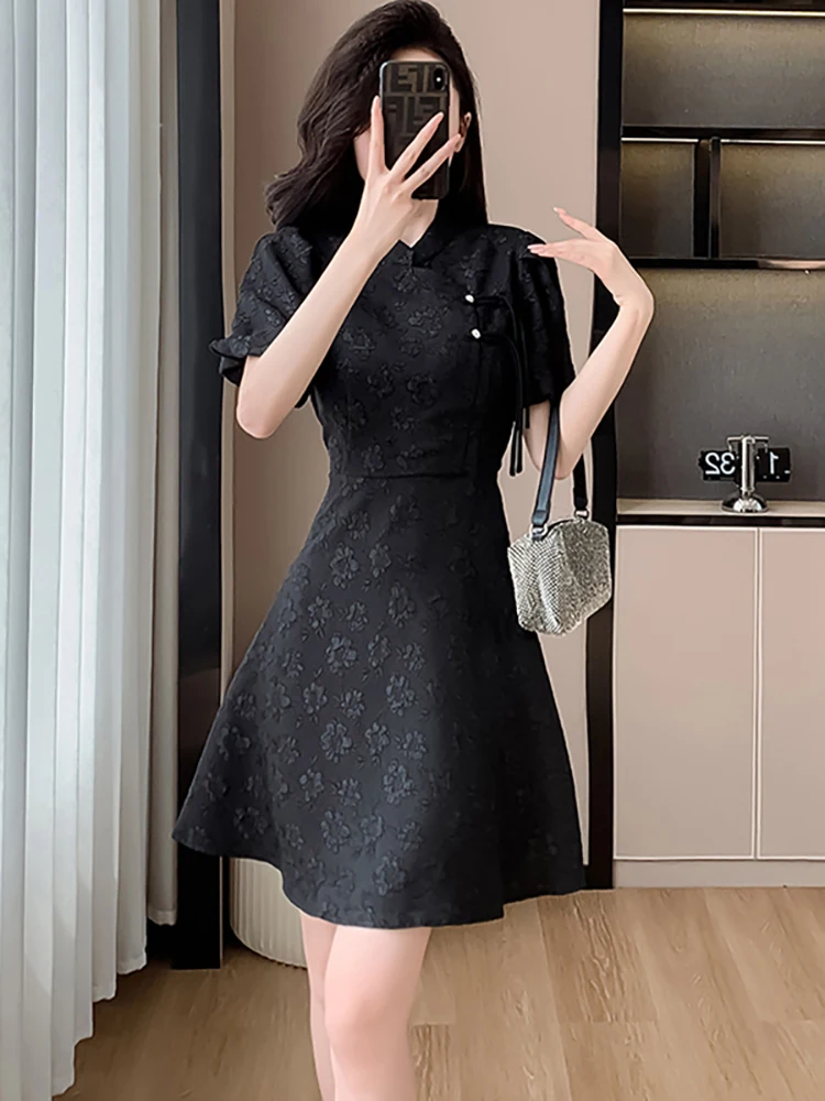 ฤดูร้อนสีดํา Jacquard ดอกไม้แขนสั้นชุดผู้หญิง Vintage Hepburn พรหมชุด 2025 เกาหลี Elegant Bodycon Dress