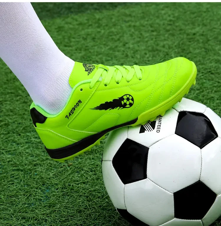 2024 New Teenagers Soccer Shoes Non Slip Boys Football Sneakers Wear-Resisting Training Sneakers Comfortable Outdoor Sport Shoes