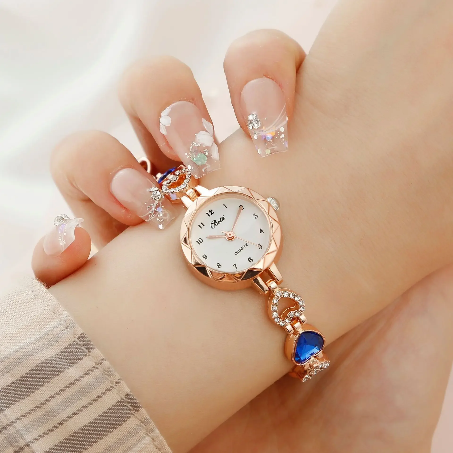 Ensemble de montre-bracelet à quartz pour femme, montre à cadran rond simple, montre-bracelet à quartz de luxe léger, bijoux pour dames, 4 pièces