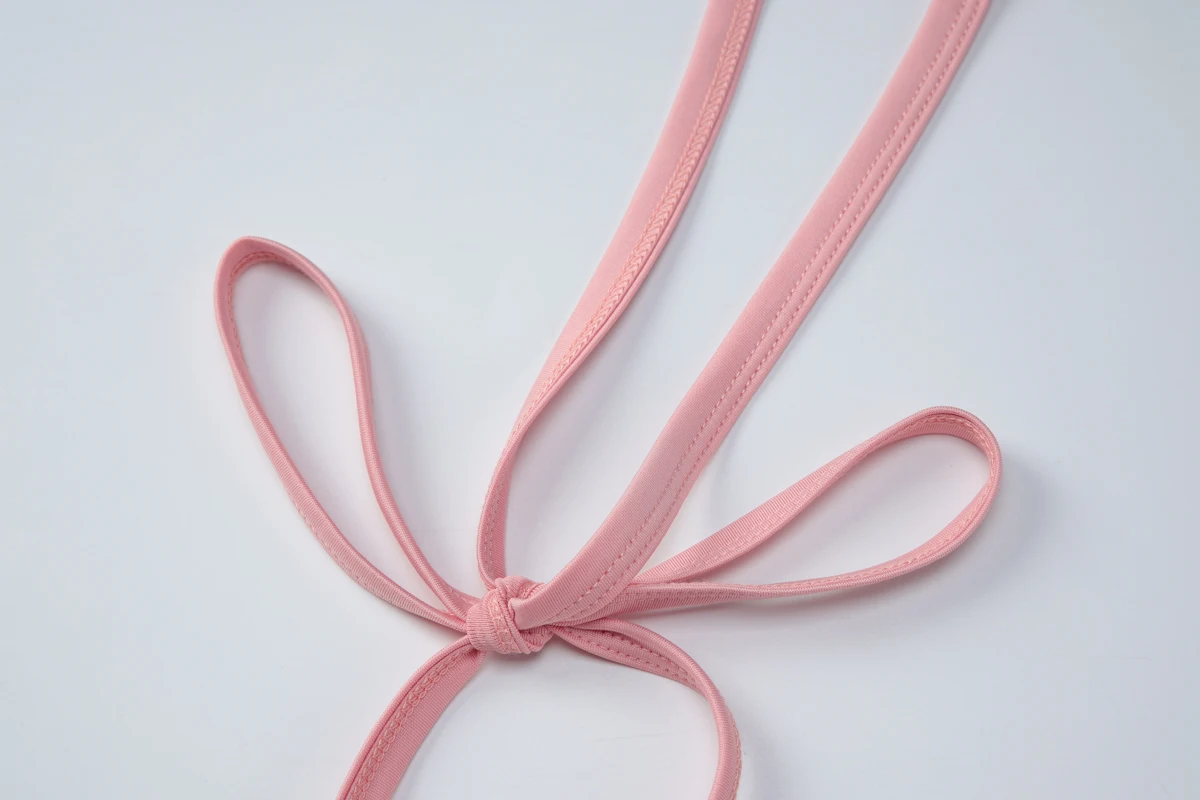 Hugcitar Neckholder-Swing-Kleid mit festem Rückenausschnitt, Schnürung, gerafftem Design, sexy, schmal geschnittenes Mini-Kleid, Sommermode für Damen, Party- und Urlaubskleidung – Detail 5