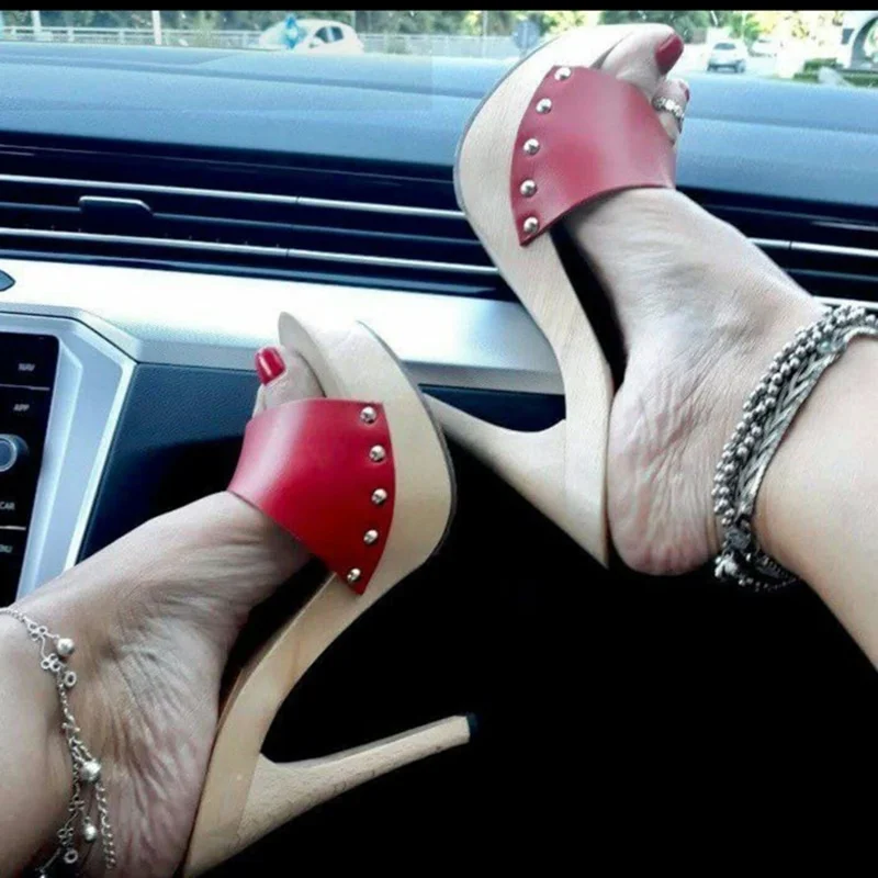 

Red Rivet Slip On Shallow Sandals Thin High Heel Peep Toe Fashion Sexy 2025 Summer Big Size Woman Shoes Zapatillas Mujer