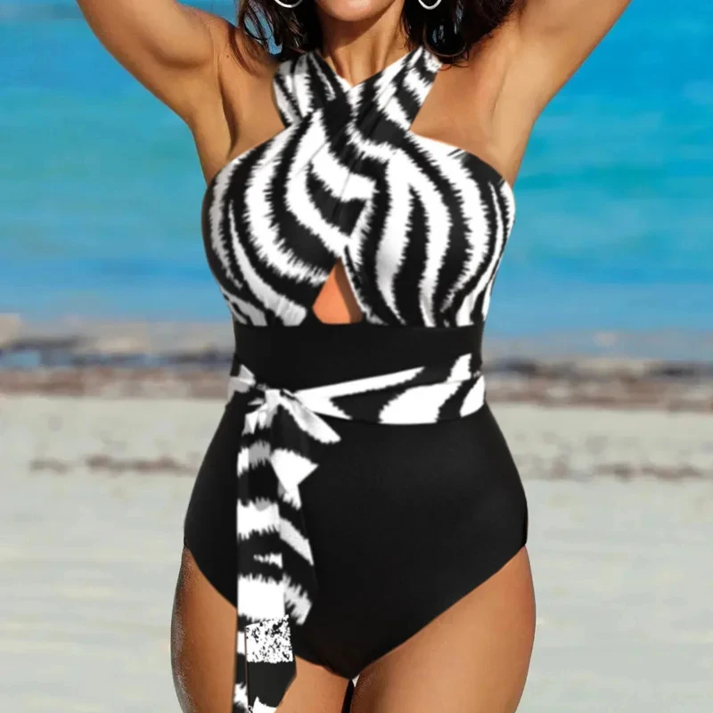 Summer Sexy One Piece Large Swimsuits Closed Plus Size Swimwear 2025 Body Bathing Suits Female Pool Beach Women's Swimming Suit