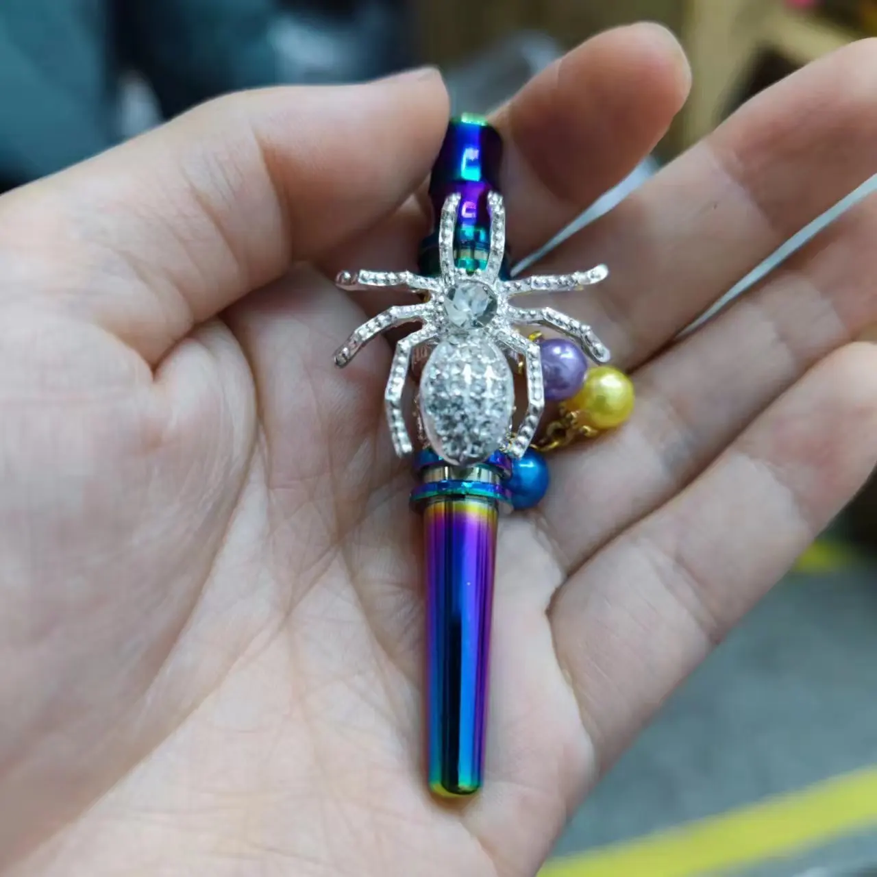 8cm colorful spider shaped metal cigarette holder