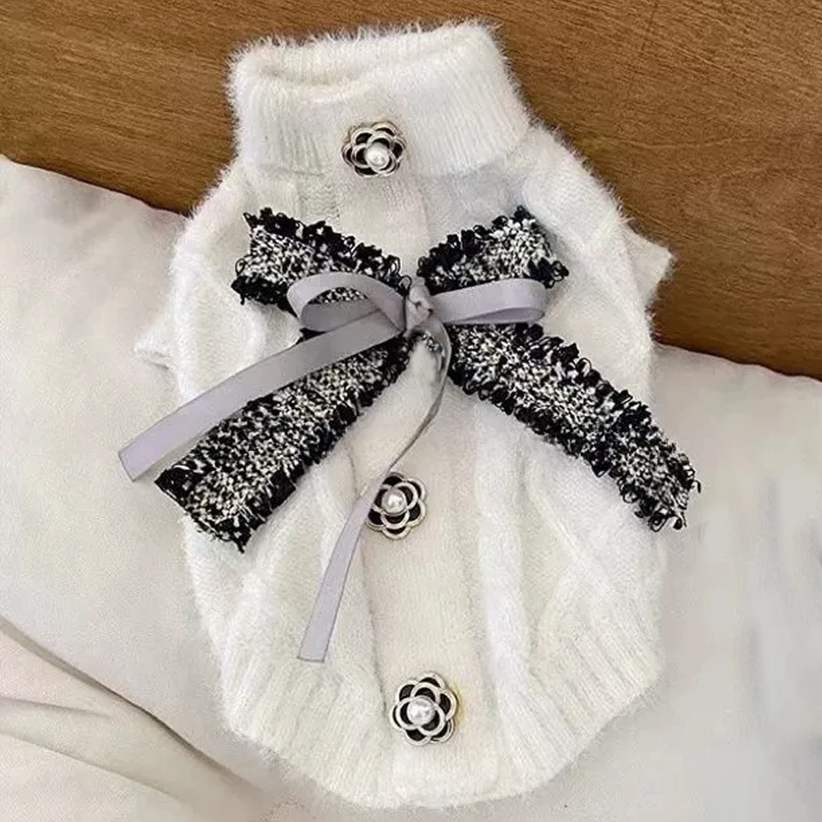 

Cute Knitted Sweater For Cats And Dog Autumn Winter Warming Pets Dog Teddy Bichon Pomeranian Yorkshire Terrier White Small Vest