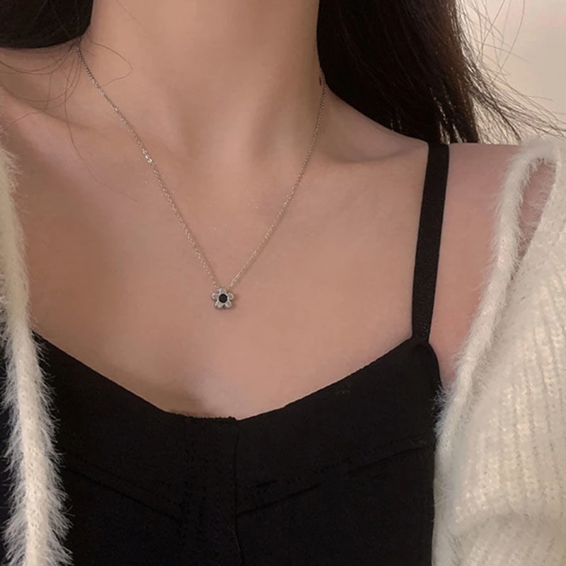 Punk Neck Chain Fashionable Women Neck Jewellery Gift Adjustable Clavicle Chain image 5