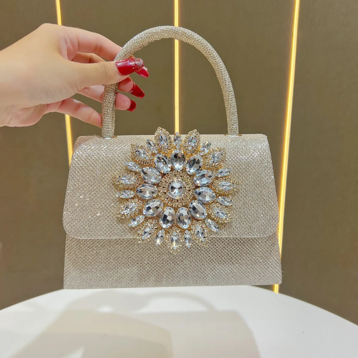 

Elegant Evening Bags For Women Rhinestones Chain Shoulder Crossbody Bags Diamond Clutch Party Wedding Dinner Bag