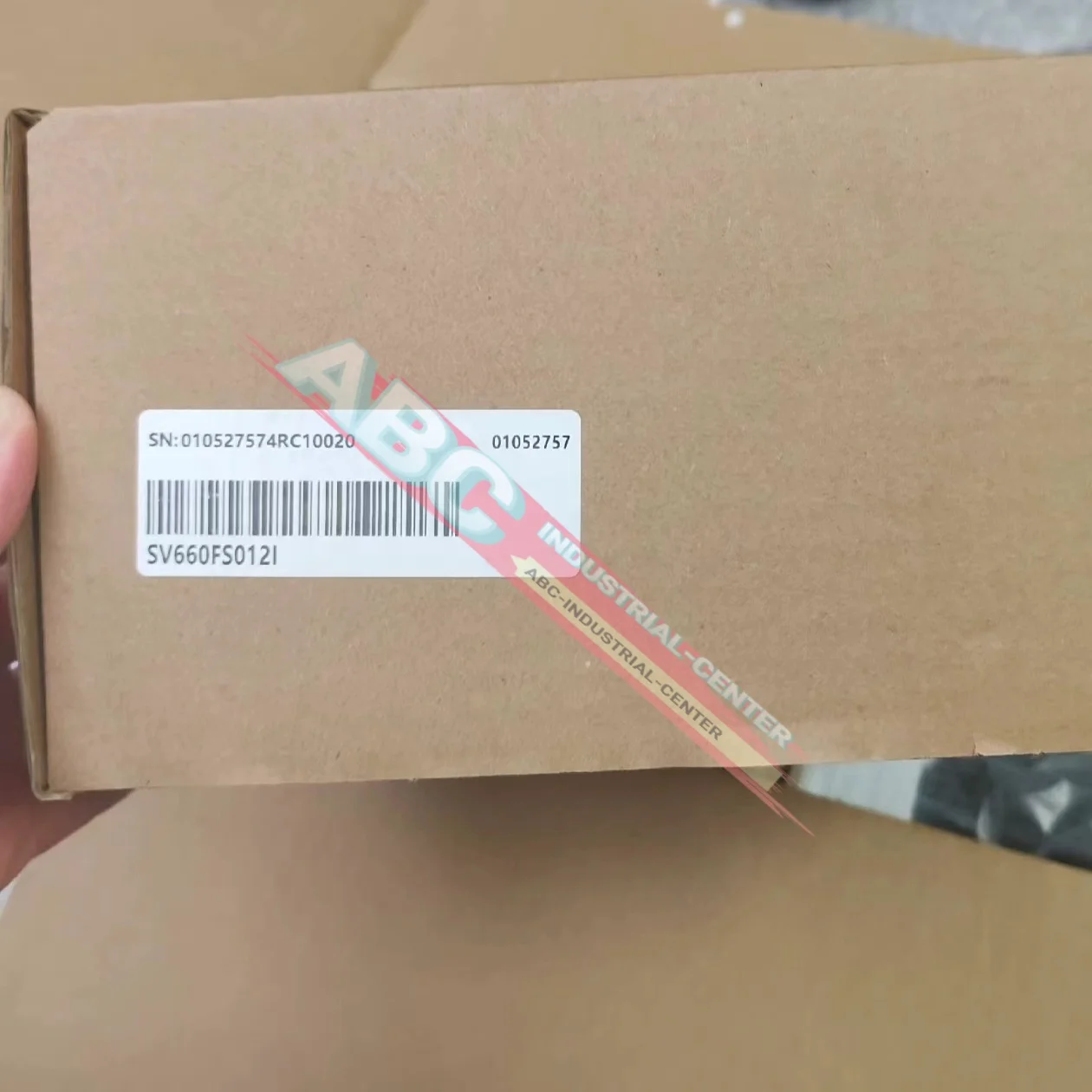 

Новый оригинальный сервопривод SV660FS012I SV660FT017I