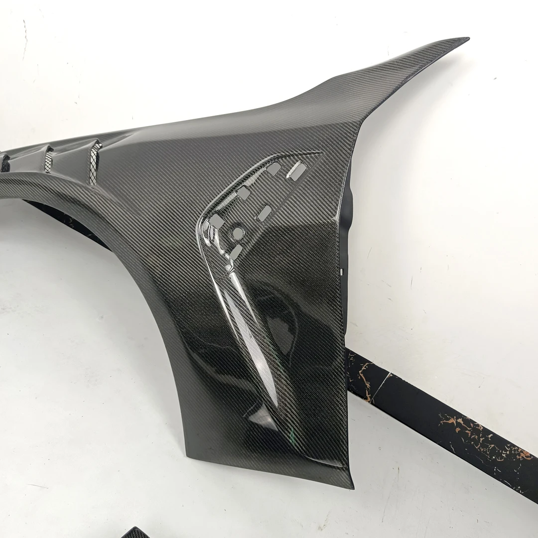 G82 M4 AR Style Carbon Fiber Fenders for  M4