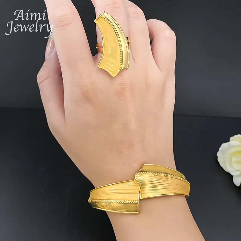 4Pcs Jewelry Set Special Texture Golden Collar Choker Women Chunky Necklace Earring Bracelet Ring Bridal Wedding Party Gifts